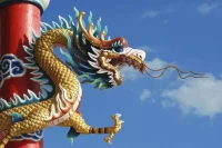 麦玲玲十二生肖运势2025:吉凶方位全解析