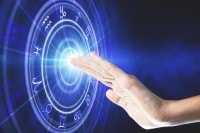 属猪天蝎座今日运势(2025年2月2日运势详解)