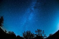 属猪天蝎座女性命运解析:2025年最新性格与运程指南